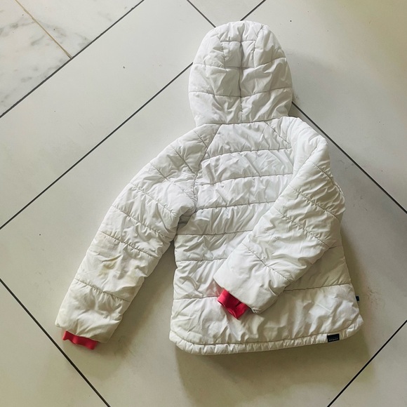 Patagonia Kids White Puffer Jacket with pink detail in hood. - Picture 2 of 2